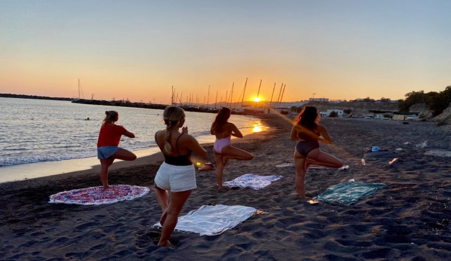 BEACH YOGA