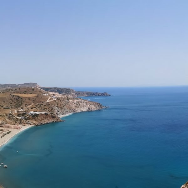 HIKING THROUGH THE VOLCANO OF MILOS