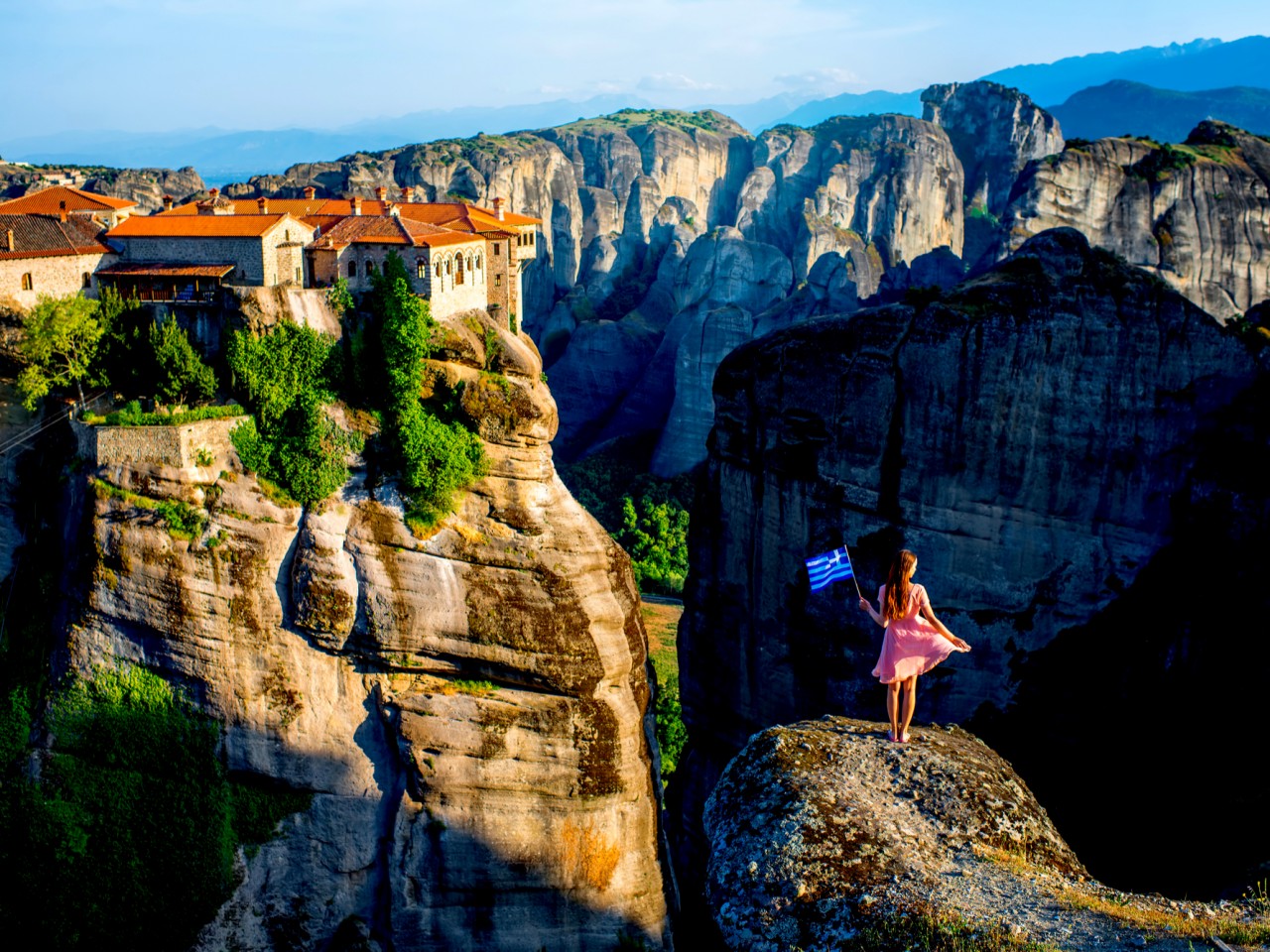 Daily tours to Meteora